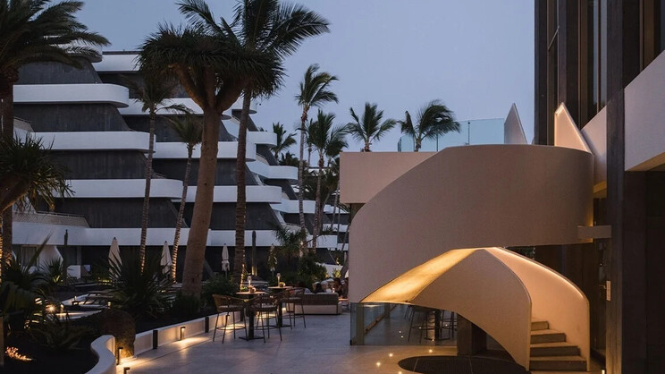 Plus Fariones Suite Hotel